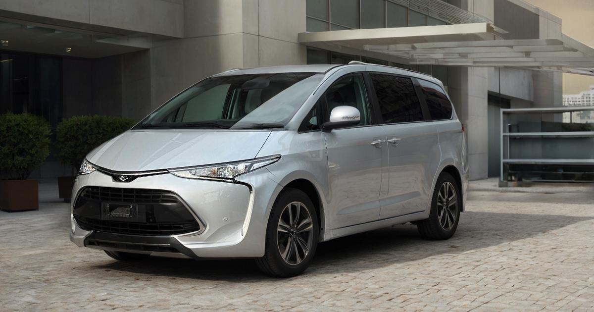 Toyota Estima Hybrid Minivan