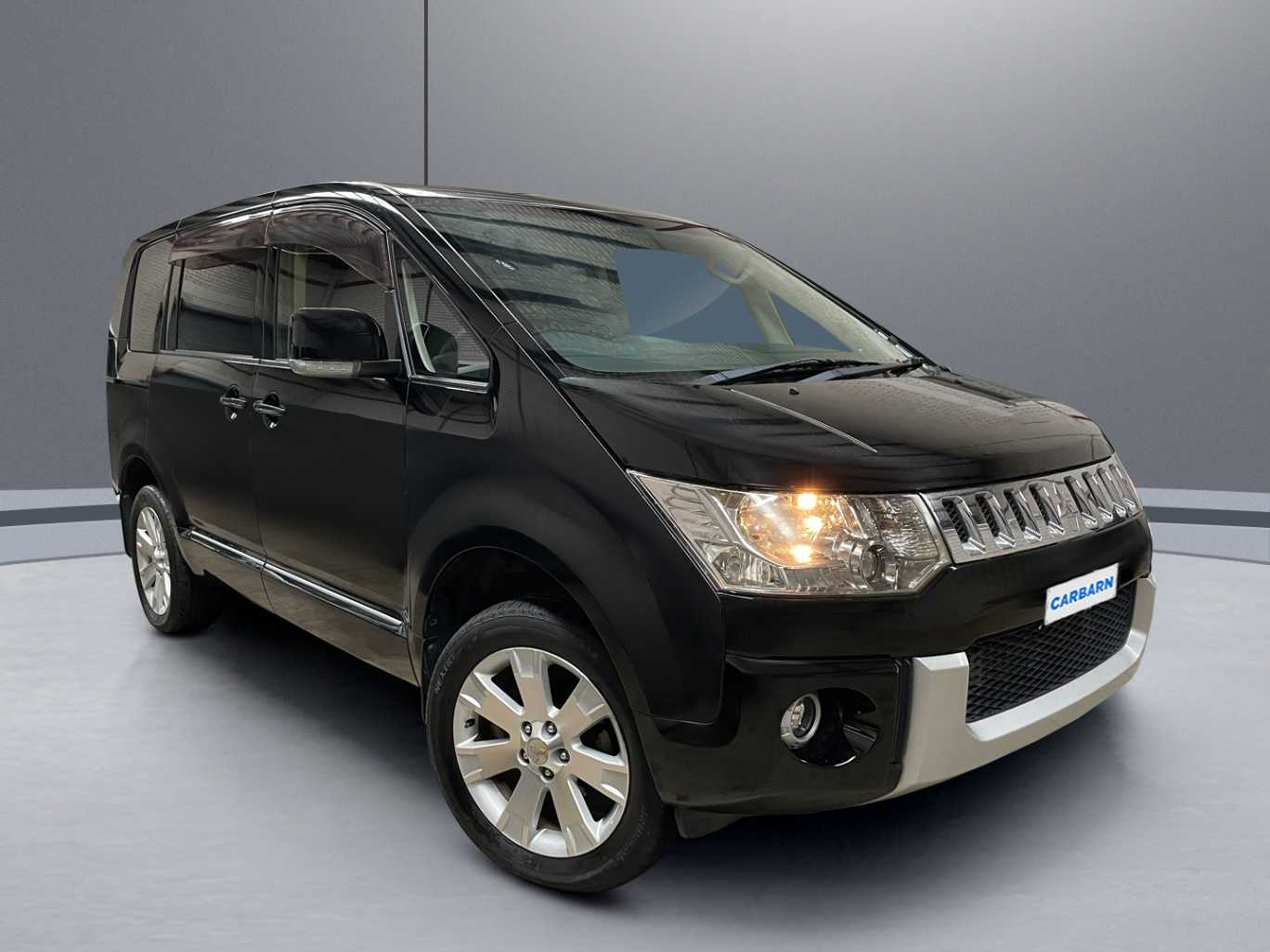 2013 Mitsubishi Delica 121,864 km 2013 Mitsubishi Delica 121,864 km