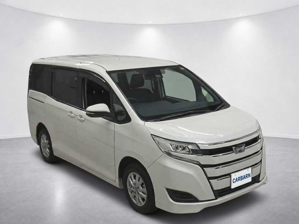2020 Toyota Noah 27,000 km 2020 Toyota Noah 27,000 km