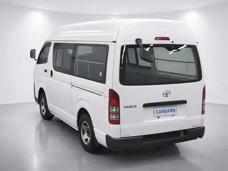 2016 Toyota Hiace KDH206K in White — exterior view 2 2016 Toyota Hiace KDH206K in White — exterior view 2