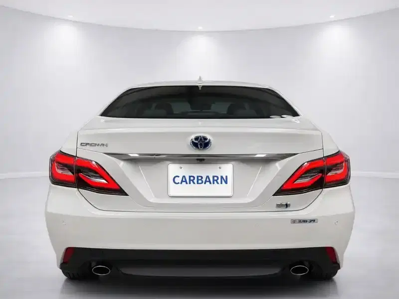 2020 Toyota Crown AZSH20 in Pearl — exterior view 4 2020 Toyota Crown AZSH20 in Pearl — exterior view 4