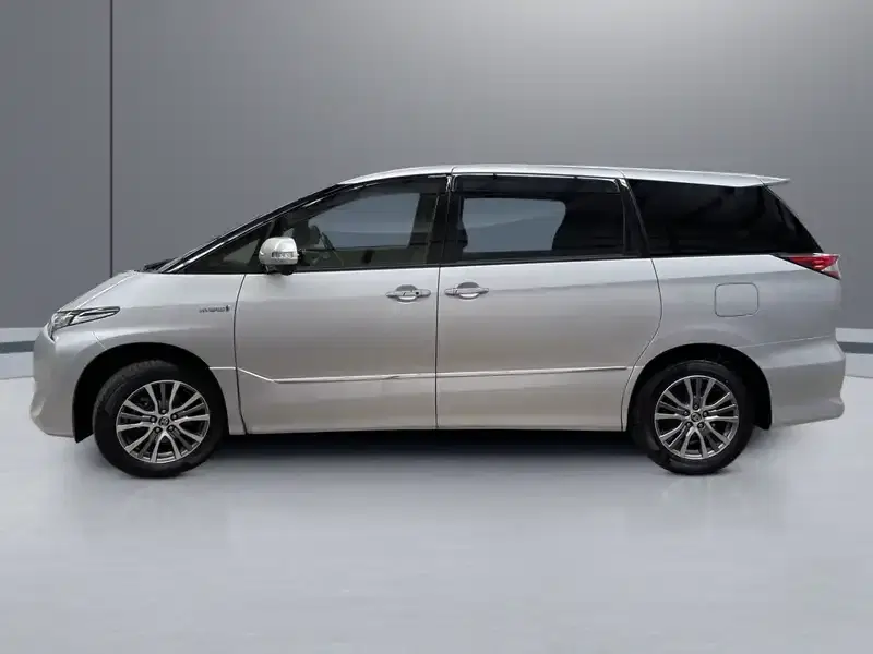 2017 Toyota Estima AHR20W in Silver — exterior view 3 2017 Toyota Estima AHR20W in Silver — exterior view 3