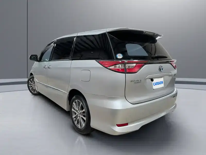 2017 Toyota Estima AHR20W in Silver — exterior view 4 2017 Toyota Estima AHR20W in Silver — exterior view 4