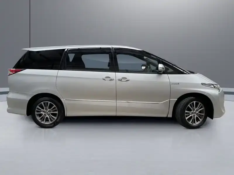 2017 Toyota Estima AHR20W in Silver — exterior view 7 2017 Toyota Estima AHR20W in Silver — exterior view 7