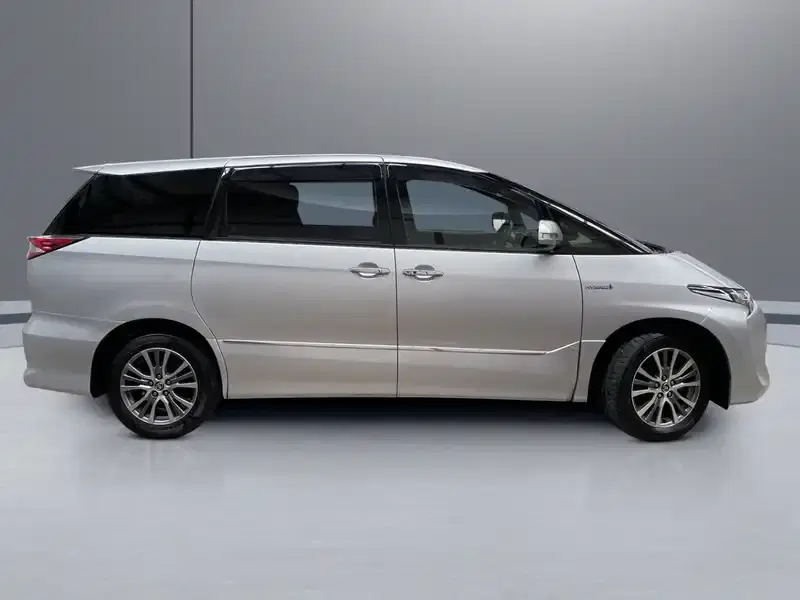 2017 Toyota Estima AHR20W in Silver — exterior view 7 2017 Toyota Estima AHR20W in Silver — exterior view 7