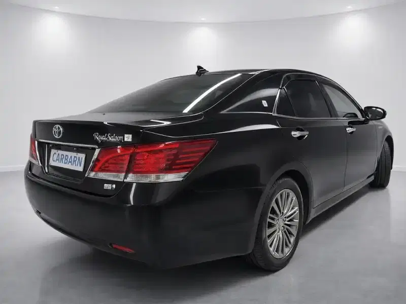2015 Toyota Crown AWS210 in Black — exterior view 6 2015 Toyota Crown AWS210 in Black — exterior view 6