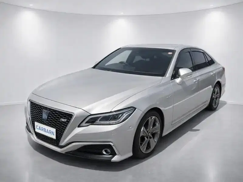 2018 Toyota Crown AZSH20 in Grey — exterior view 2 2018 Toyota Crown AZSH20 in Grey — exterior view 2