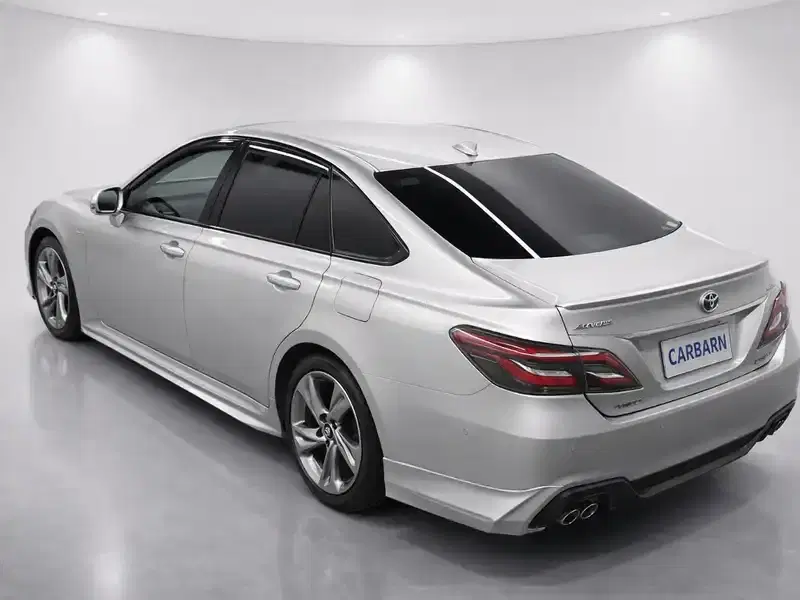 2018 Toyota Crown AZSH20 in Grey — exterior view 3 2018 Toyota Crown AZSH20 in Grey — exterior view 3