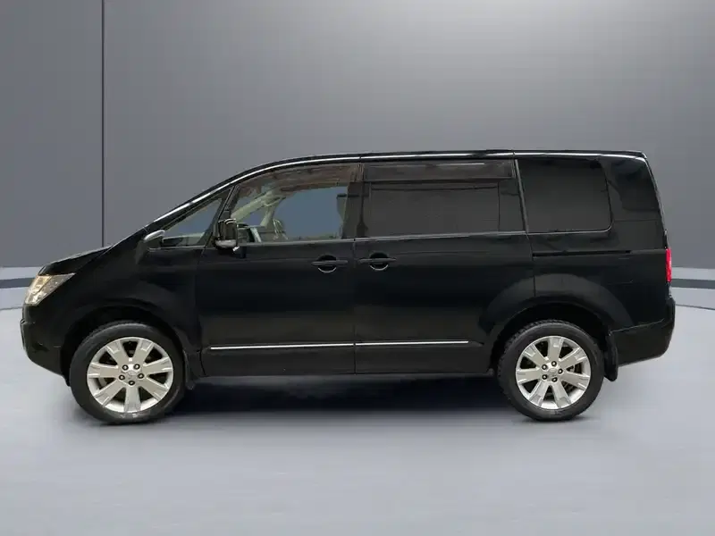 2013 Mitsubishi Delica CV1W in Black — exterior view 3 2013 Mitsubishi Delica CV1W in Black — exterior view 3