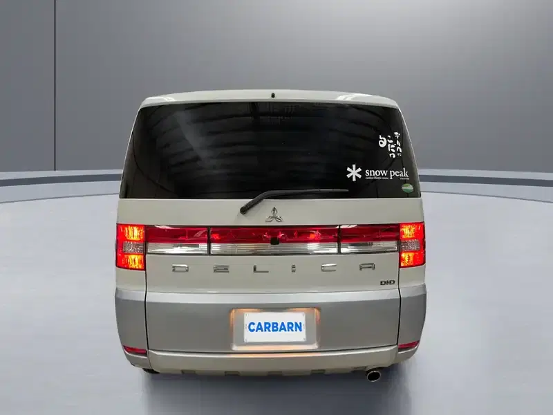 2015 Mitsubishi Delica CV1W in White — exterior view 5 2015 Mitsubishi Delica CV1W in White — exterior view 5