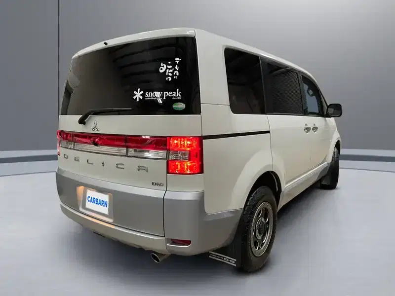 2015 Mitsubishi Delica CV1W in White — exterior view 6 2015 Mitsubishi Delica CV1W in White — exterior view 6
