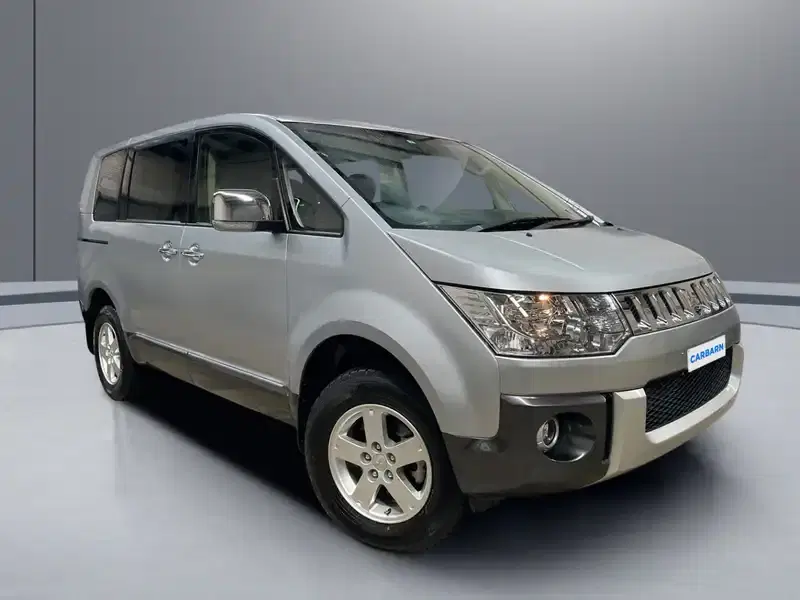 2015 Mitsubishi Delica CV1W in Silver — exterior view 1 2015 Mitsubishi Delica CV1W in Silver — exterior view 1