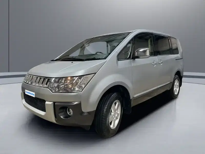 2015 Mitsubishi Delica CV1W in Silver — exterior view 2 2015 Mitsubishi Delica CV1W in Silver — exterior view 2