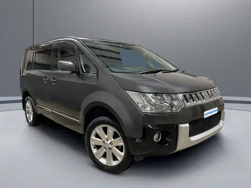 2017 Mitsubishi Delica CV1W in Grey — exterior view 1 2017 Mitsubishi Delica CV1W in Grey — exterior view 1