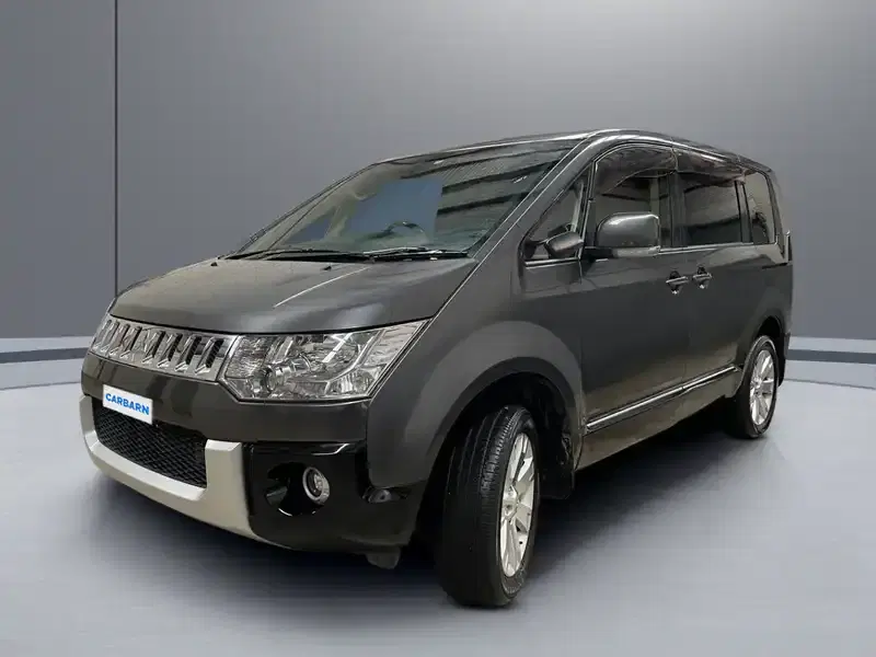 2017 Mitsubishi Delica CV1W in Grey — exterior view 2 2017 Mitsubishi Delica CV1W in Grey — exterior view 2