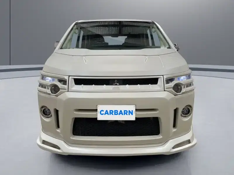 2010 Mitsubishi Delica CV5W in White — exterior view 8 2010 Mitsubishi Delica CV5W in White — exterior view 8