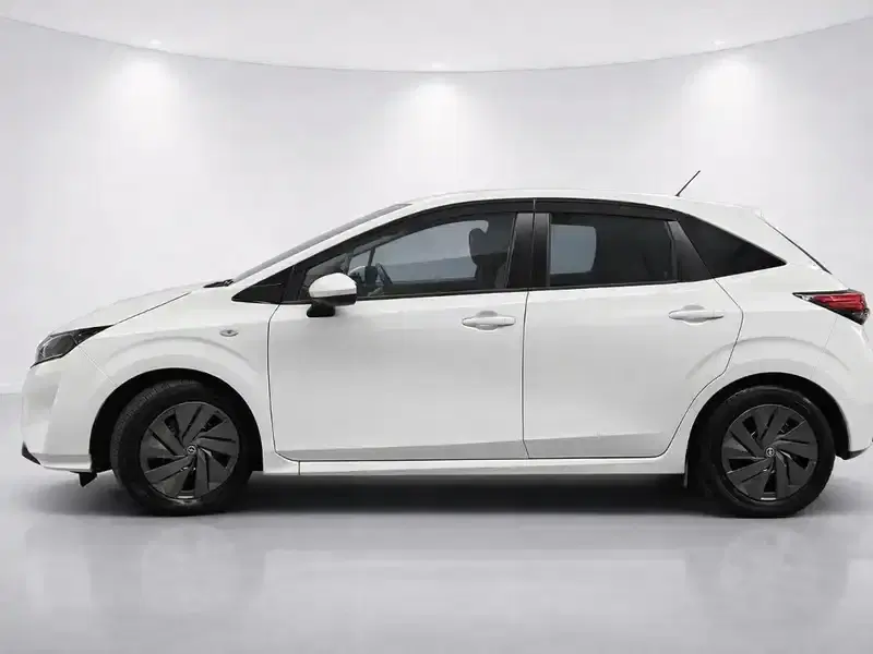 2021 Nissan Note E13 in White — exterior view 3 2021 Nissan Note E13 in White — exterior view 3