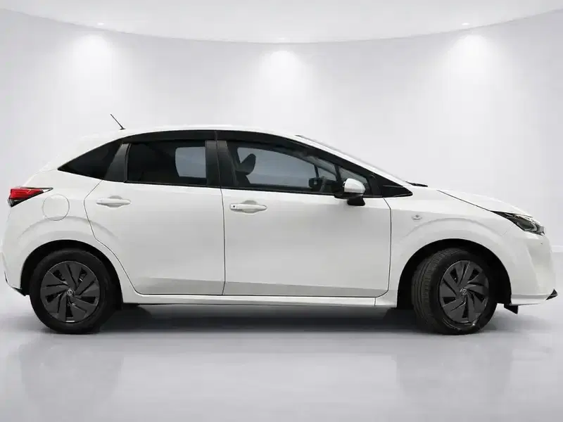 2021 Nissan Note E13 in White — exterior view 7 2021 Nissan Note E13 in White — exterior view 7