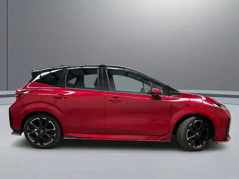 2023 Nissan AURA FE13 in Red — exterior view 7 2023 Nissan AURA FE13 in Red — exterior view 7