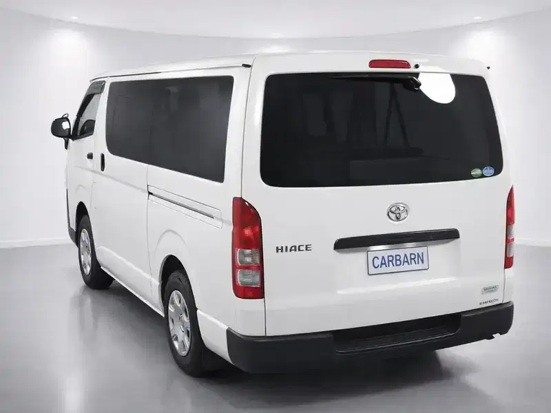 2018 Toyota Hiace GDH206V in White — exterior view 3 2018 Toyota Hiace GDH206V in White — exterior view 3