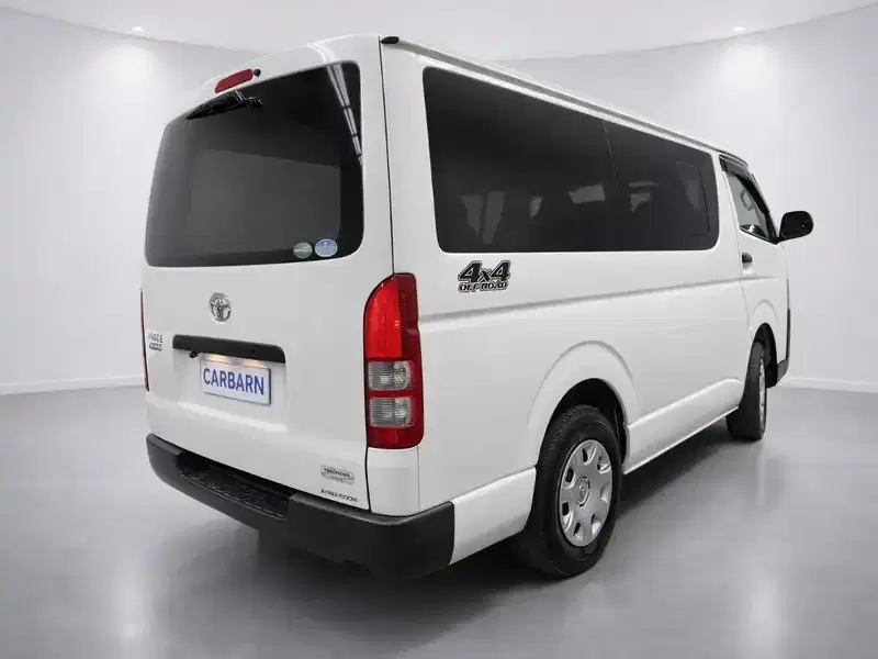 2018 Toyota Hiace GDH206V in White — exterior view 6 2018 Toyota Hiace GDH206V in White — exterior view 6