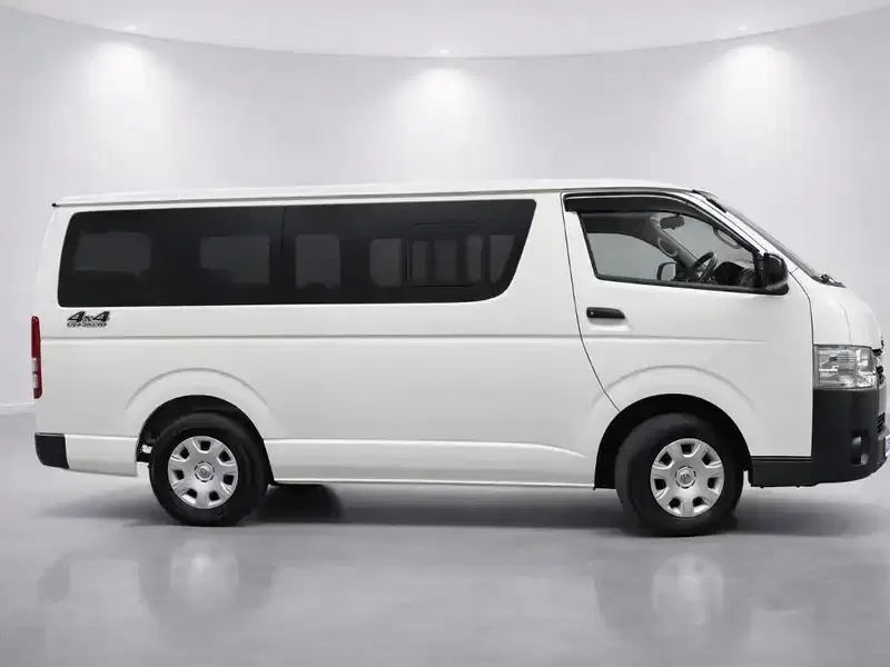 2018 Toyota Hiace GDH206V in White — exterior view 7 2018 Toyota Hiace GDH206V in White — exterior view 7