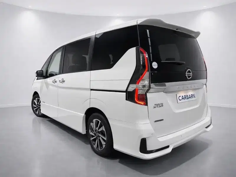 2021 Nissan Serena GFC27 in White — exterior view 4 2021 Nissan Serena GFC27 in White — exterior view 4