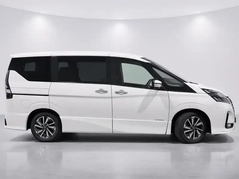 2021 Nissan Serena GFC27 in White — exterior view 7 2021 Nissan Serena GFC27 in White — exterior view 7