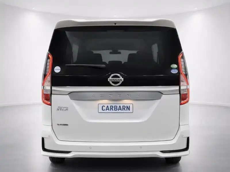 2021 Nissan Serena GFC27 in White — exterior view 5 2021 Nissan Serena GFC27 in White — exterior view 5