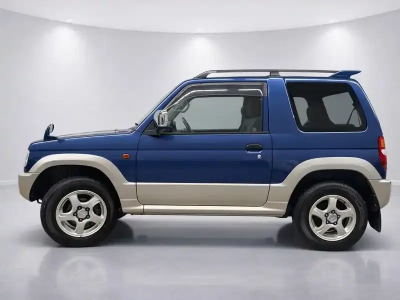 1998 Mitsubishi Pajero H53A in Blue — exterior view 3 1998 Mitsubishi Pajero H53A in Blue — exterior view 3