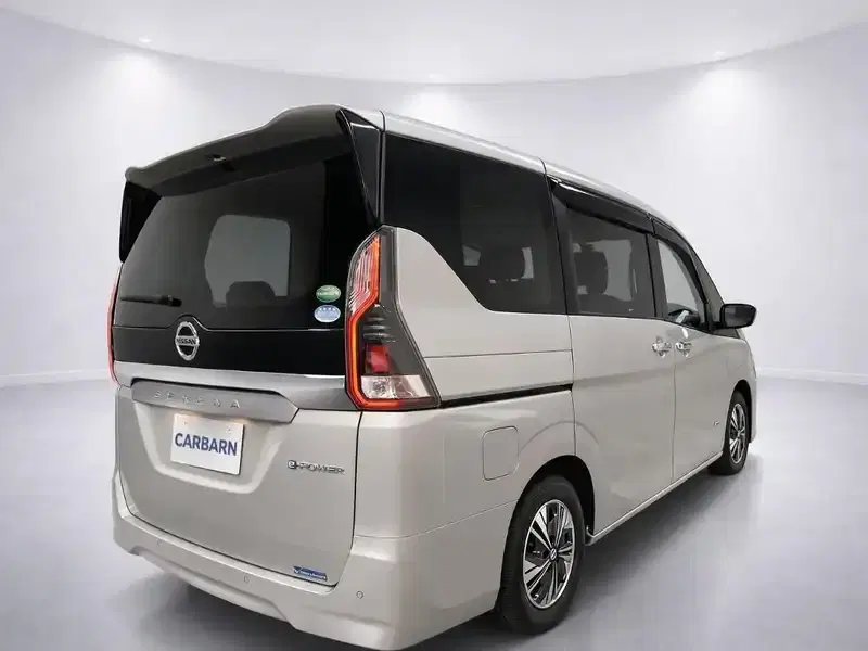 2021 Nissan Serena HC27 in Silver — exterior view 6 2021 Nissan Serena HC27 in Silver — exterior view 6