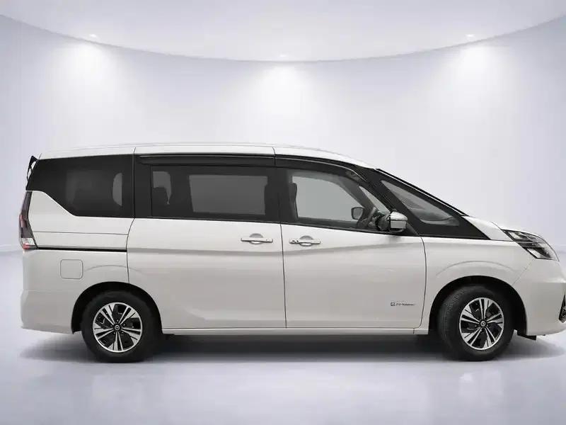 2021 Nissan Serena HC27 in Silver — exterior view 7 2021 Nissan Serena HC27 in Silver — exterior view 7