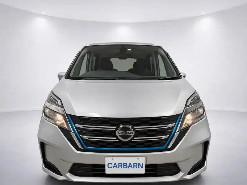 2021 Nissan Serena HC27 in Silver — exterior view 8 2021 Nissan Serena HC27 in Silver — exterior view 8