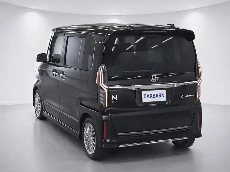 2021 Honda N BOX CUSTOM JF3 in Black — exterior view 3 2021 Honda N BOX CUSTOM JF3 in Black — exterior view 3