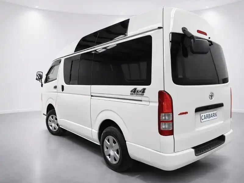 2009 Toyota Hiace KDH206K in White — exterior view 2 2009 Toyota Hiace KDH206K in White — exterior view 2