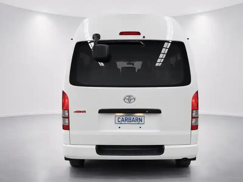 2009 Toyota Hiace KDH206K in White — exterior view 3 2009 Toyota Hiace KDH206K in White — exterior view 3
