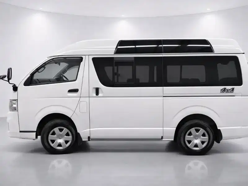 2013 Toyota Hiace KDH206 in White — exterior view 3 2013 Toyota Hiace KDH206 in White — exterior view 3
