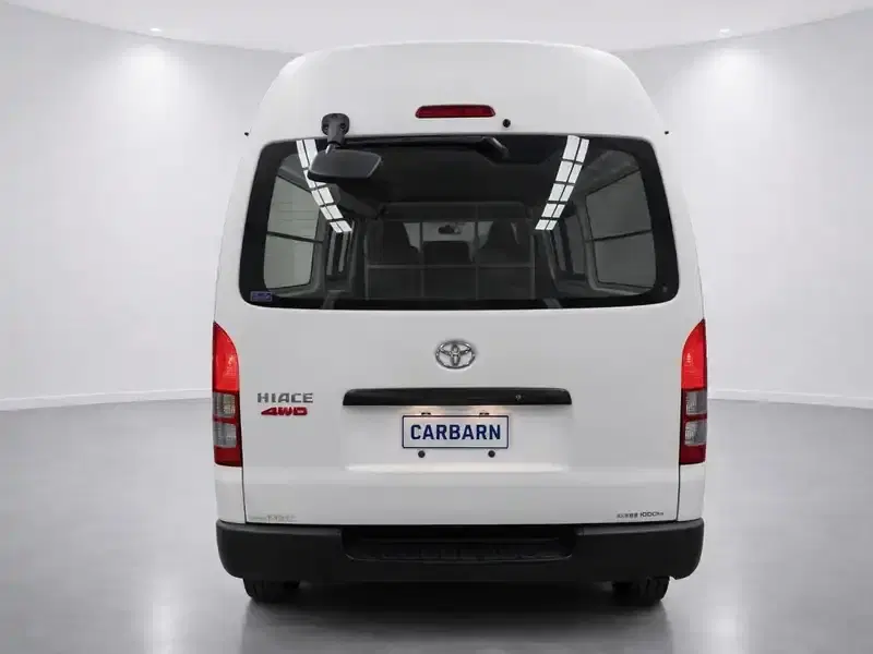 2016 Toyota Hiace KDH206K in White — exterior view 5 2016 Toyota Hiace KDH206K in White — exterior view 5