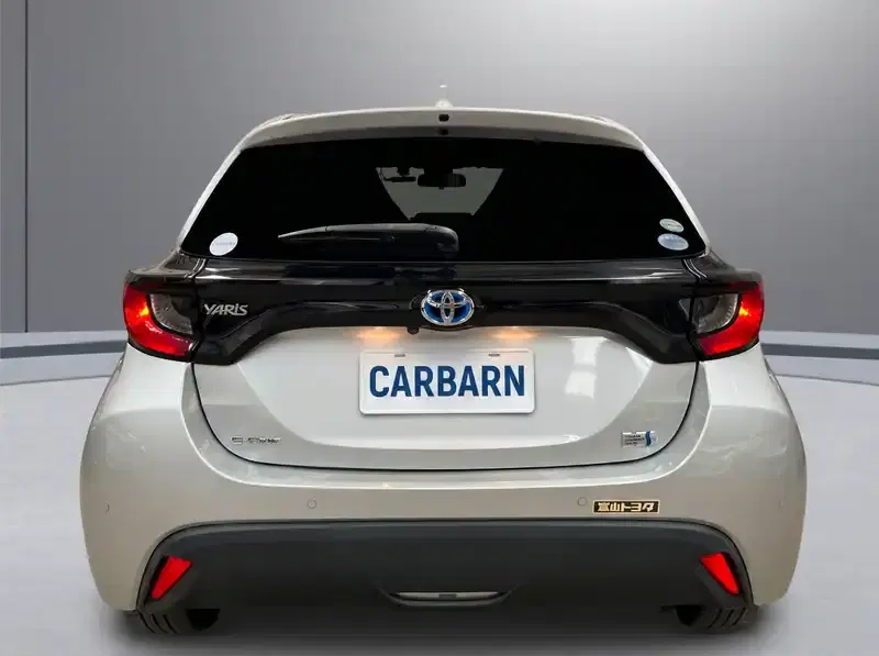 4 - TOYOTA YARIS 4 - TOYOTA YARIS