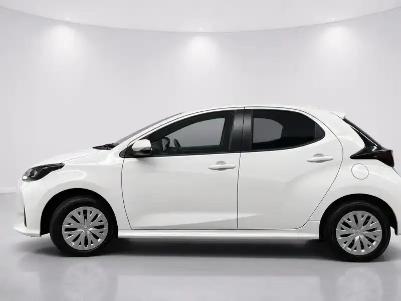 2022 Toyota YARIS MXPH15 in White — exterior view 3 2022 Toyota YARIS MXPH15 in White — exterior view 3
