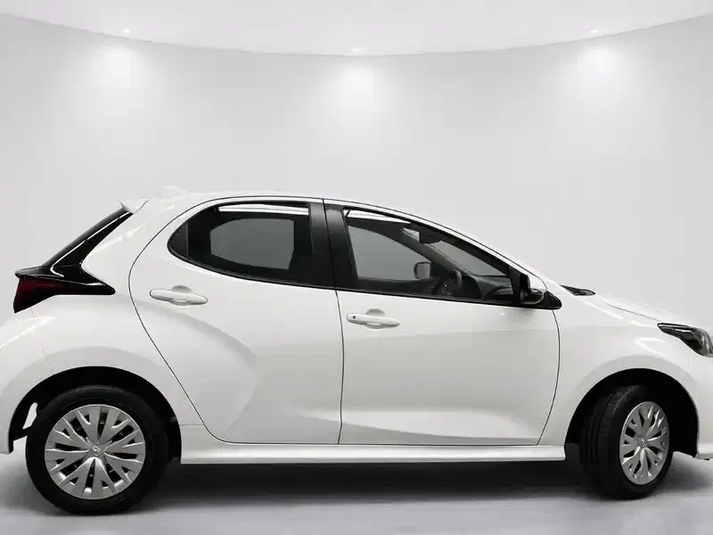 2022 Toyota YARIS MXPH15 in White — exterior view 7 2022 Toyota YARIS MXPH15 in White — exterior view 7