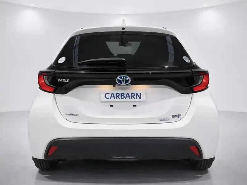 2023 Toyota YARIS MXPH15 in White — exterior view 5 2023 Toyota YARIS MXPH15 in White — exterior view 5