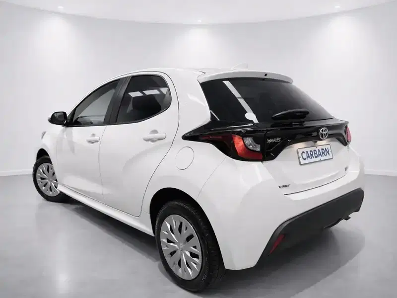 2022 Toyota YARIS MXPH15 in White — exterior view 4 2022 Toyota YARIS MXPH15 in White — exterior view 4