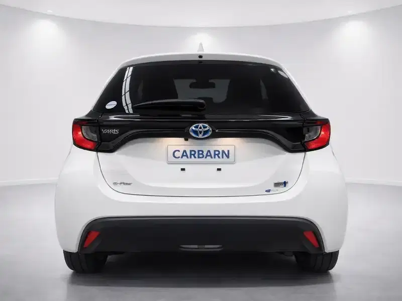 2022 Toyota YARIS MXPH15 in White — exterior view 5 2022 Toyota YARIS MXPH15 in White — exterior view 5