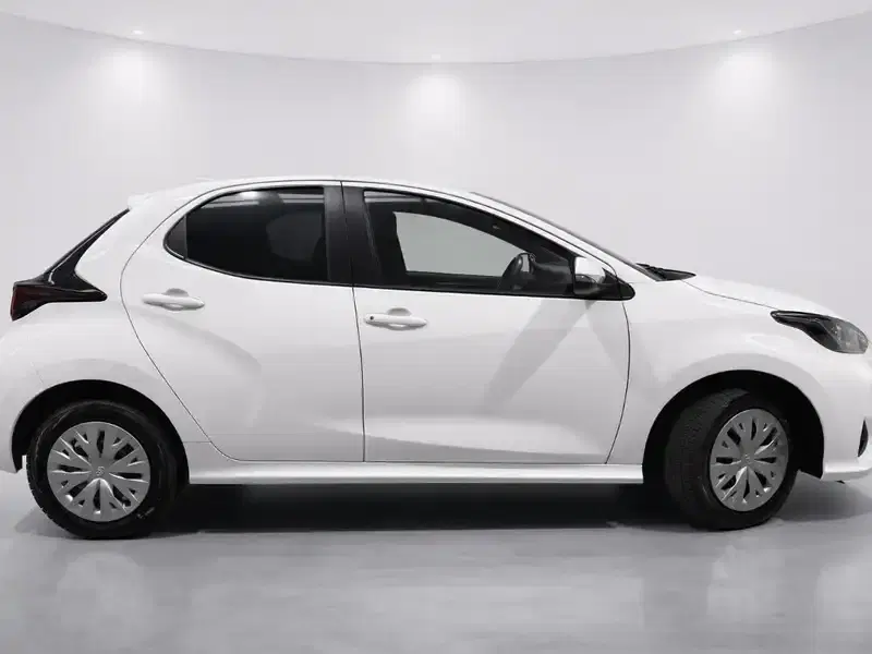 2022 Toyota YARIS MXPH15 in White — exterior view 7 2022 Toyota YARIS MXPH15 in White — exterior view 7