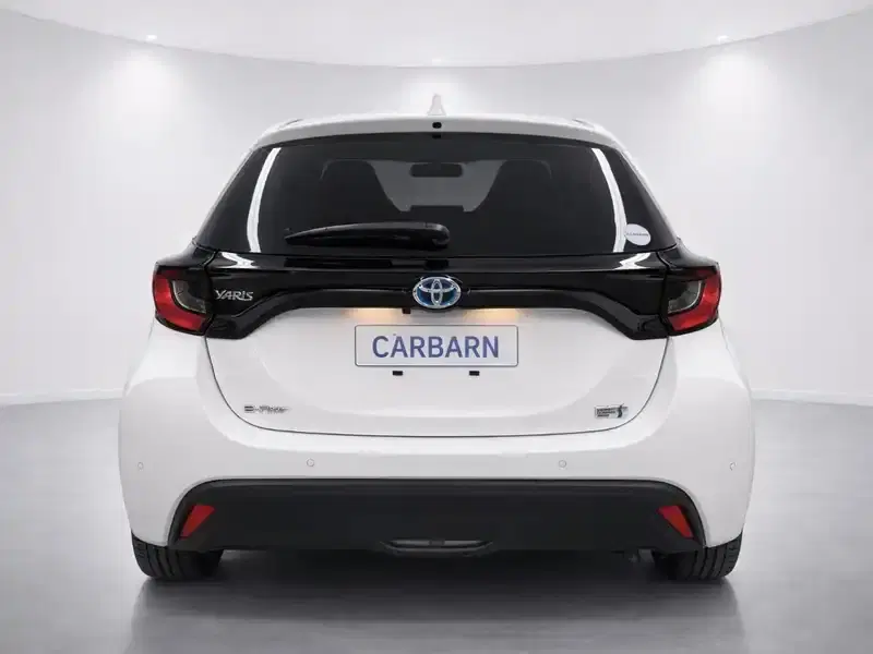 2023 Toyota YARIS MXPH15 in White — exterior view 5 2023 Toyota YARIS MXPH15 in White — exterior view 5