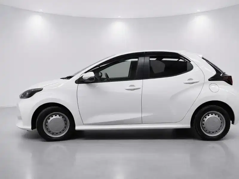 2023 Toyota YARIS MXPH15 in White — exterior view 3 2023 Toyota YARIS MXPH15 in White — exterior view 3