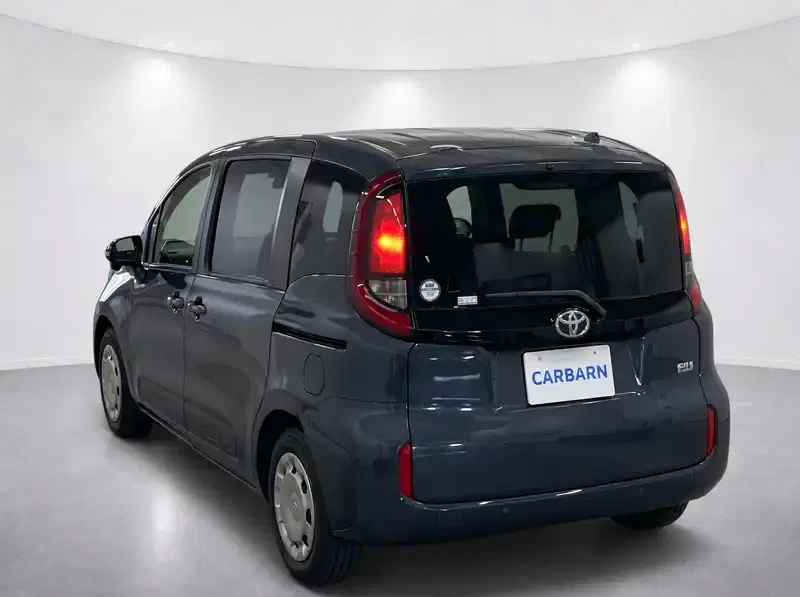 2023 Toyota Sienta MXPL10G in Black — exterior view 2 2023 Toyota Sienta MXPL10G in Black — exterior view 2