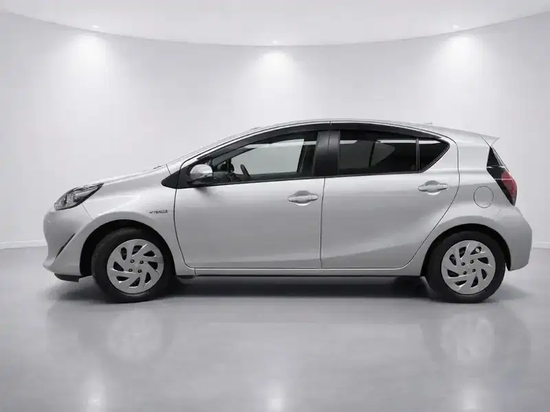 2017 Toyota aqua NHP10 in Silver — exterior view 3 2017 Toyota aqua NHP10 in Silver — exterior view 3