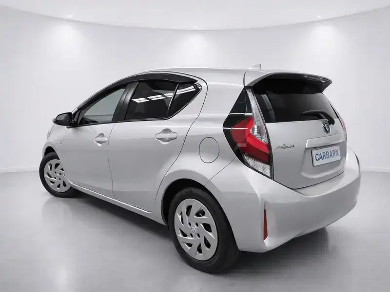2017 Toyota aqua NHP10 in Silver — exterior view 4 2017 Toyota aqua NHP10 in Silver — exterior view 4